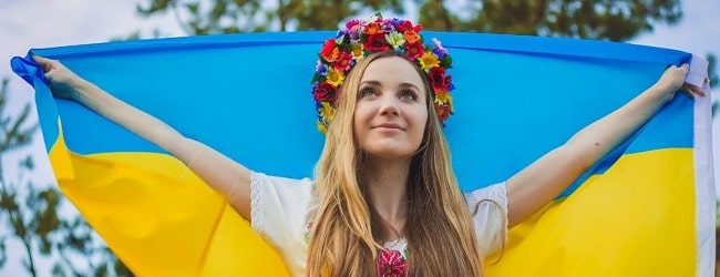 Ukraine femme drapeau