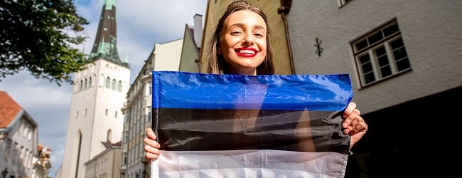 Estonie femme drapeau